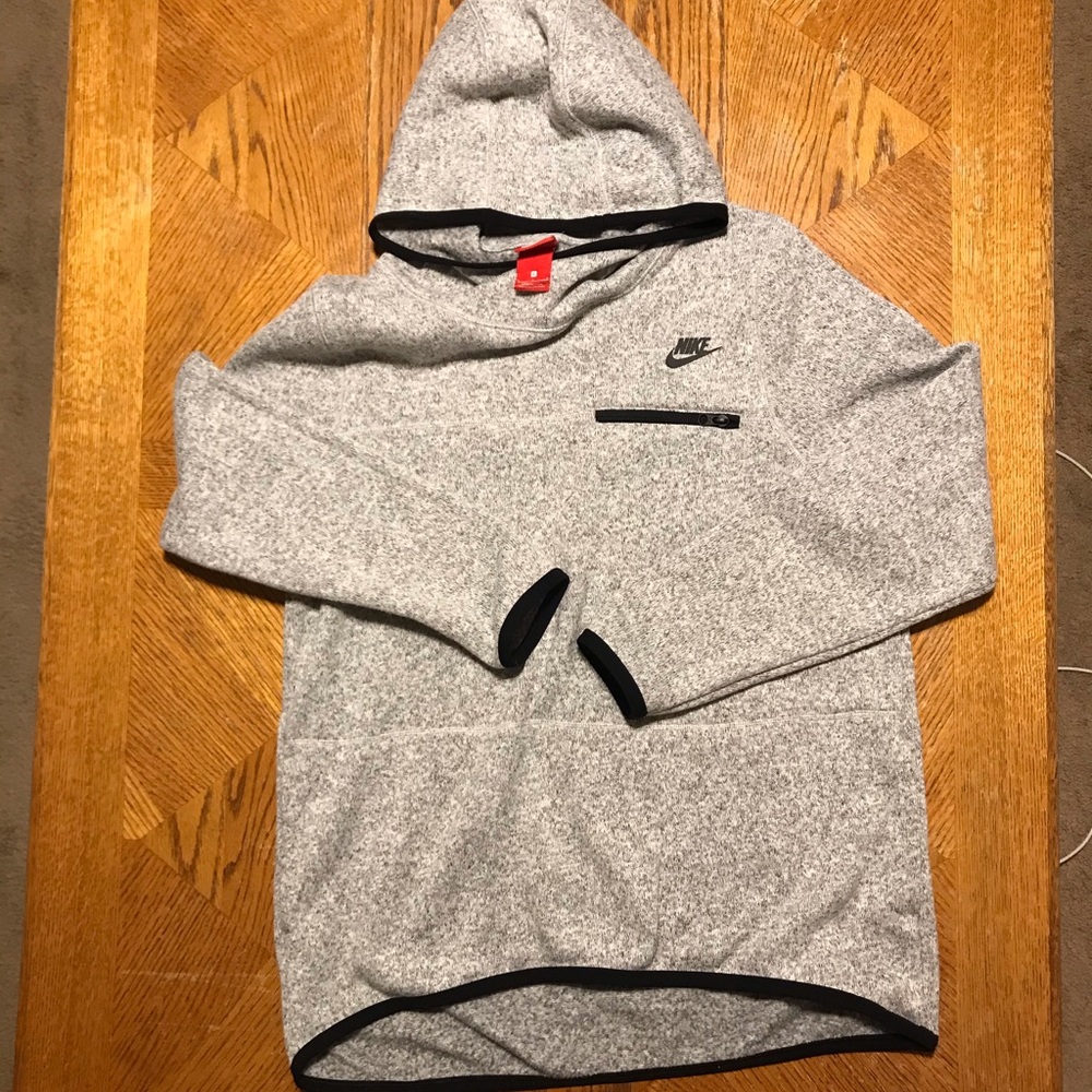 Nike Women’s Sportswear Summit Pullover Size L